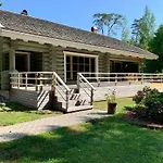Kasepuu House *