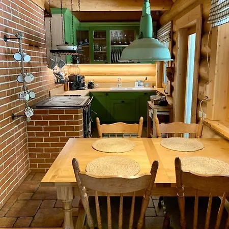 Kasepuu House بيت للعطل Uulu